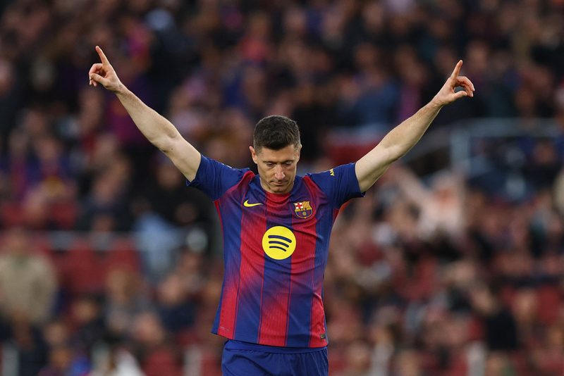 Lewandowski manifesta desejo de jogar no Milan com contrato prestes a expirar