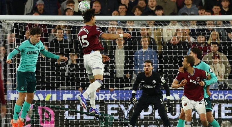 West Ham de Nuno Espírito Santo goleia Wolverhampton e respira na Premier League