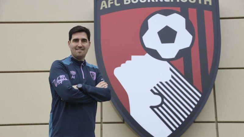Andoni Iraola evalúa su futuro en Bournemouth: conversaciones sin acuerdo