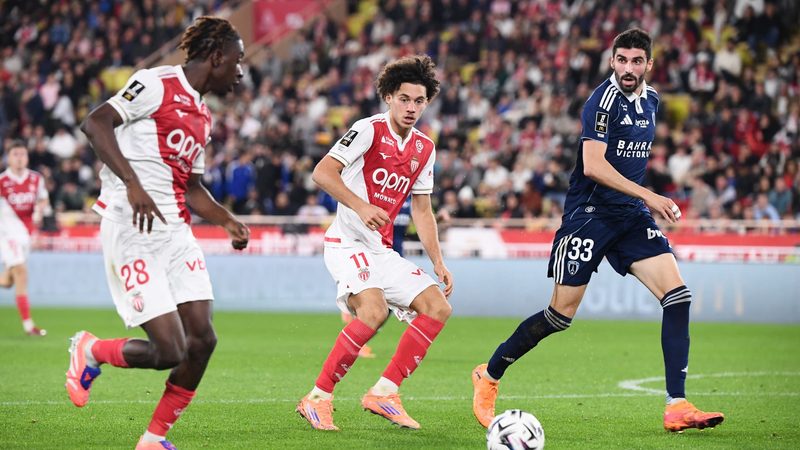 Kombouaré évoque son avenir au Paris FC avant le choc contre l'AS Monaco