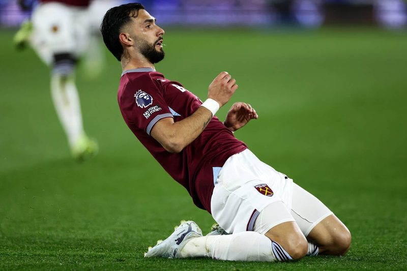 West Ham brilha com goleada e empurra Tottenham para a zona de rebaixamento