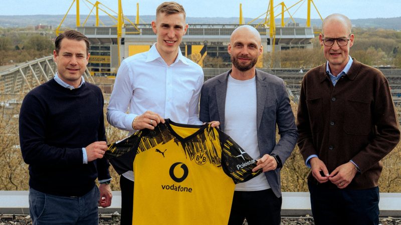 Nico Schlotterbeck asegura su futuro en el Borussia Dortmund hasta 2031