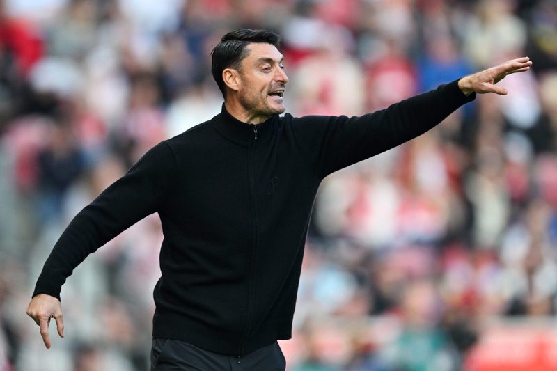 Eintracht Frankfurts Albert Riera: Aufstieg und Kritik im Fußballgeschäft