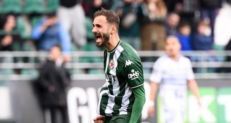 Le Red Star en folie : Damien Durand signe un triplé et prolonge jusqu'en 2029