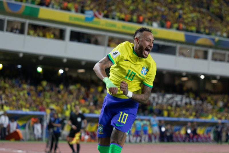 Ancelotti acredita que Neymar está no caminho certo para retornar à Seleção Brasileira