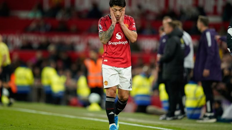 El Leeds sorprende al Manchester United en su regreso de vacaciones con una victoria (1-2)