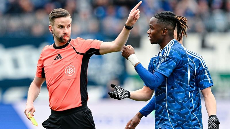 Schalke 04 kann auf Moussa Ndiaye gegen Preußen Münster zurückgreifen