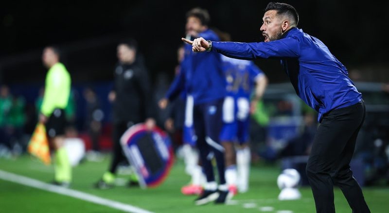 FC Porto mantém liderança ao vencer Estoril com atuação eficaz