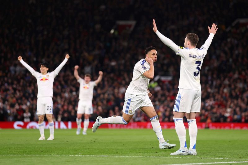 Leeds United encerra jejum e surpreende o Manchester United em Old Trafford