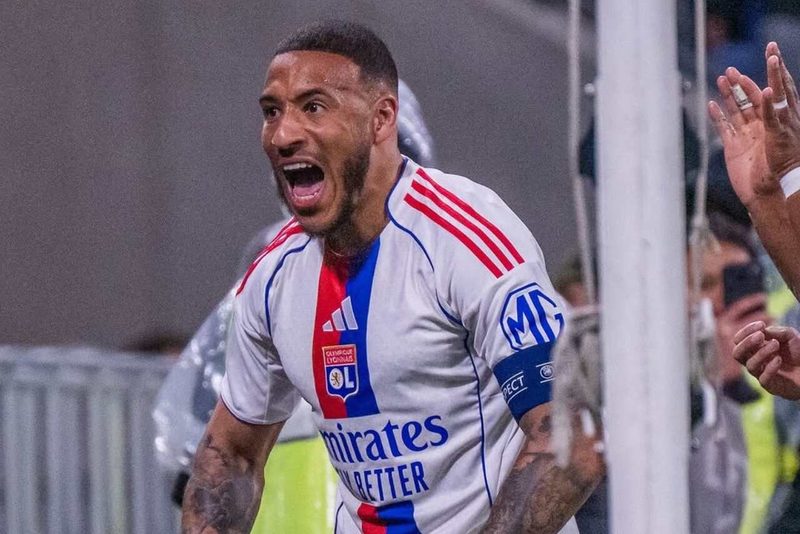 Lyon quebra jejum e vence Lorient com assistência de Endrick no Campeonato Francês