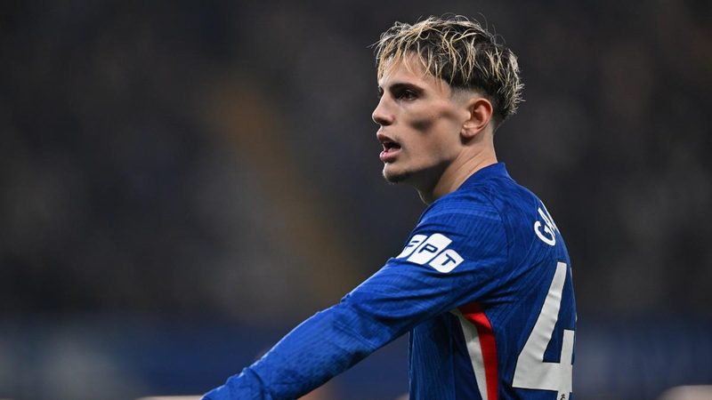 Garnacho causa revuelo en redes tras borrar publicaciones con el Chelsea