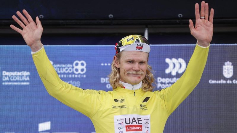 El UAE brilla en O Gran Camiño con la victoria de Julius Johansen