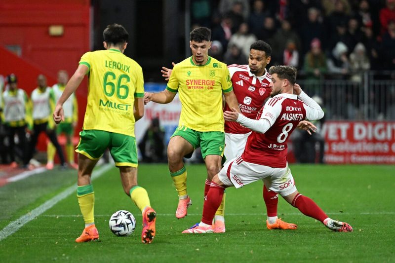 FC Nantes affronte le Stade Brestois : un match décisif pour éviter la relégation