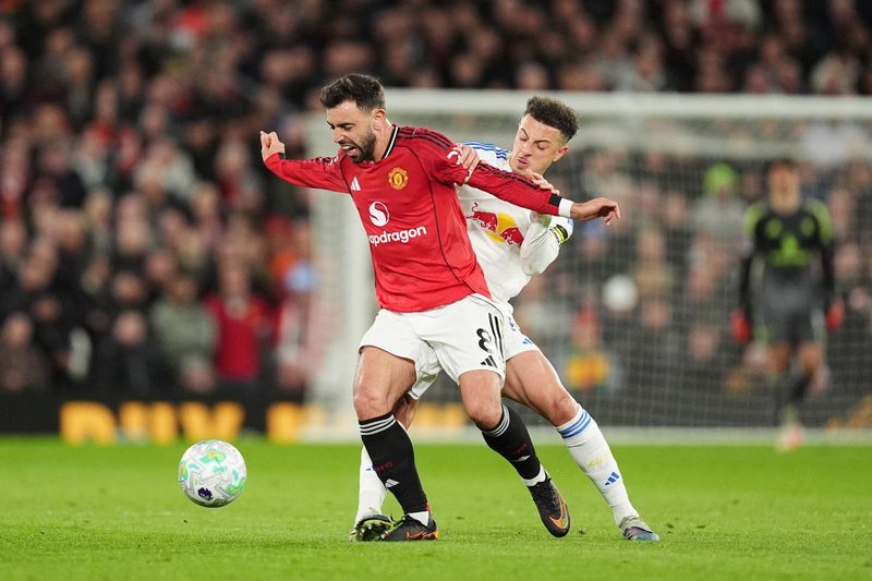 Bruno Fernandes Urges Man Utd to Regroup After Stinging Loss to Leeds