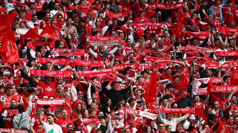Incidents inquiétants au Stade de Reims : des supporters armés menacent joueurs et dirigeants