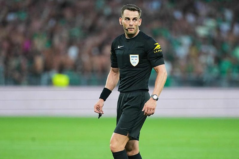 Le FC Nantes reçoit le Stade Brestois avec Guillaume Paradis à l'arbitrage