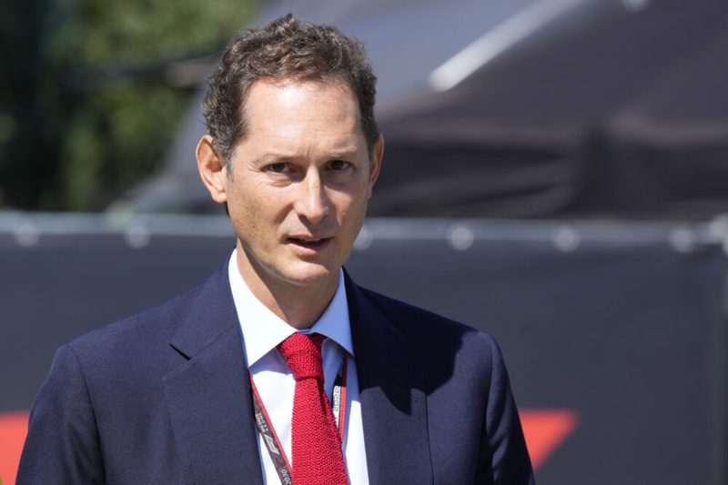 Ferrari pronta a ripartire: Elkann promette un 2026 all'insegna della determinazione
