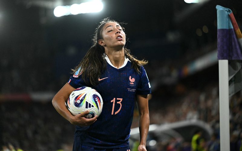 Selma Bacha : Une défenseure blessée mais toujours déterminée