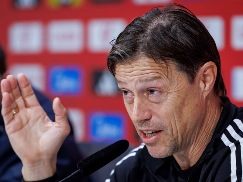 Almeyda denuncia 'traición' tras su despido en Sevilla y lo compara con su etapa en River