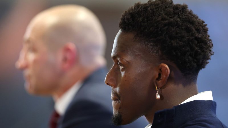 Maro Itoje Voices Confidence in Steve Borthwick Amid England's Struggles