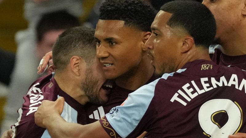 Aston Villa avanza a semifinales de Europa League con un Watkins imparable
