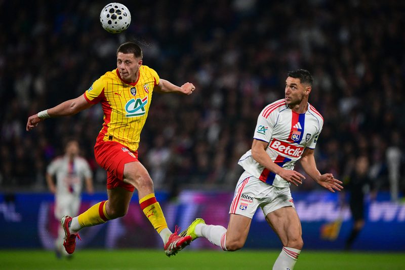 Le RC Lens accueillera le PSG avant d'affronter l'OL en Ligue 1