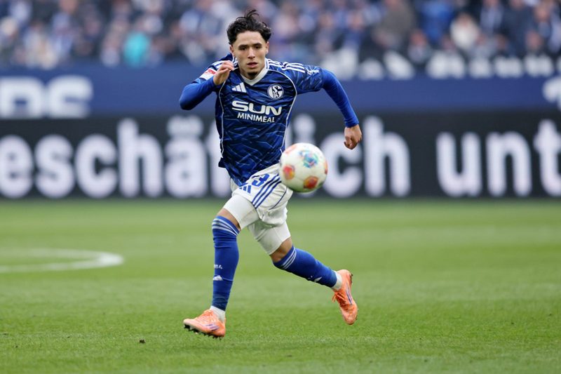 El-Faouzi bleibt fokussiert: Schalke-Star reagiert gelassen auf Wechselgerüchte