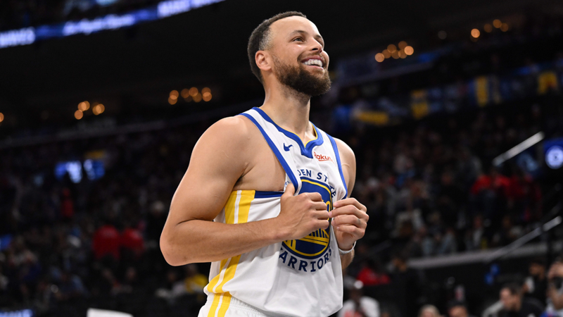 Curry's Heroics Keep Warriors Alive in Play-In Thriller Against Clippers