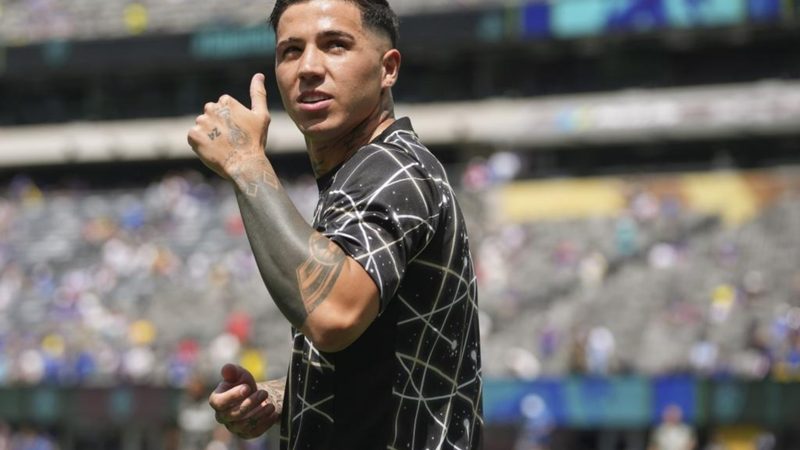 Enzo Fernández regresa al Chelsea tras cumplir su sanción de dos partidos