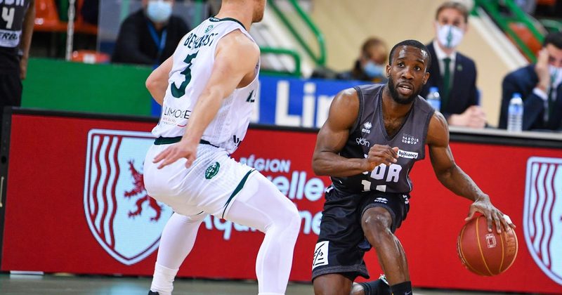 David Holston, 40 ans, prêt à prolonger d'un an à la JDA Dijon basket