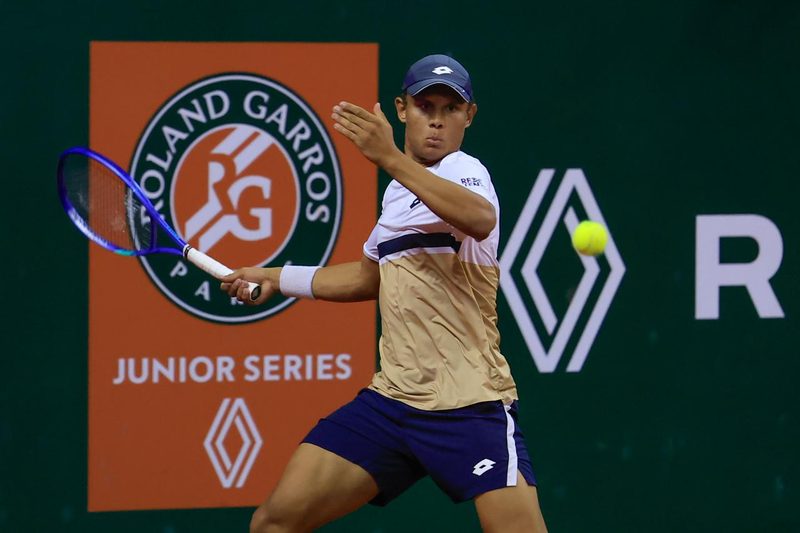 Oito tenistas brasileiros brilham na estreia do Roland Garros Junior Series