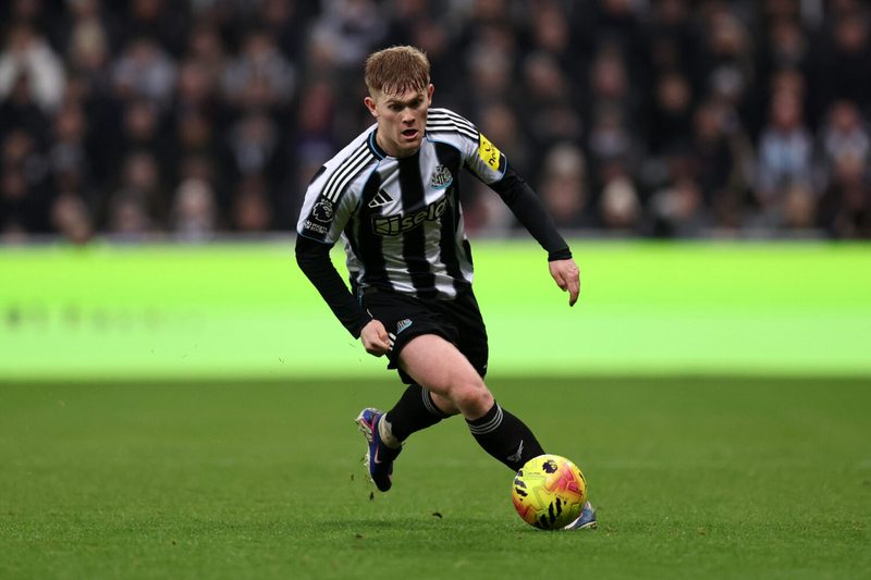 Arsenal und Chelsea im Wettstreit um Newcastle-Talent Lewis Hall