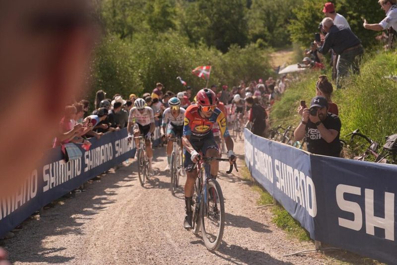 Modifiche significative al percorso del Giro d’Italia 2026: nuove salite e chilometraggi rivisti