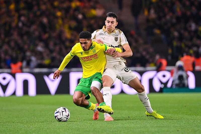 Le RC Lens défie le FC Nantes en avance : date et heure confirmées !