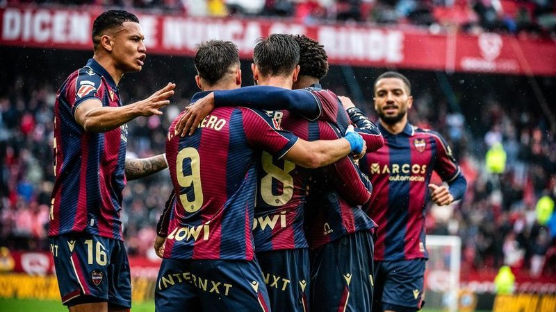 El Levante busca confirmar su resurgimiento ante un Sevilla decisivo en LaLiga