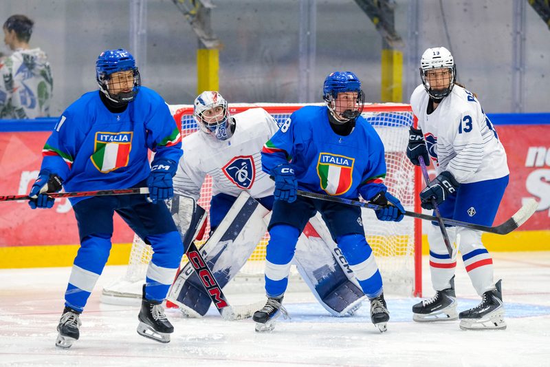 Italia sfida l'Ungheria per la promozione ai Mondiali di hockey ghiaccio femminile