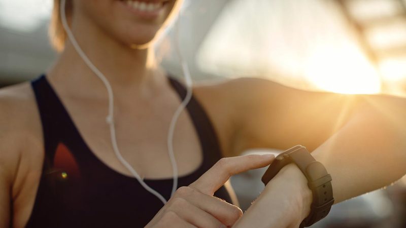 Andrew Huberman recomienda 150 a 200 minutos de entrenamiento en zona 2 semanalmente