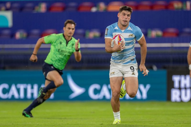 Los Pumas 7s brillan en Hong Kong y avanzan a cuartos de final con gran actuación