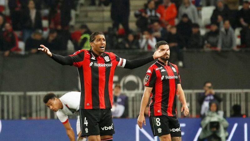L'OGC Nice face à des choix difficiles : qui pour remplacer Morgan Sanson et Hicham Boudaoui ?