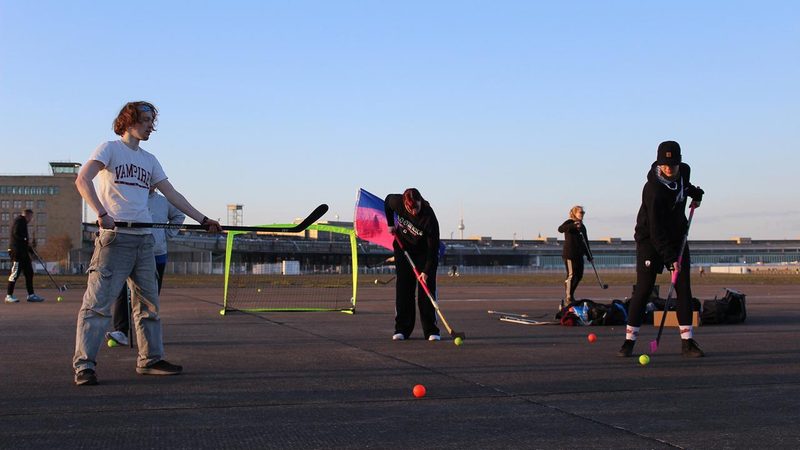 Neues queeres Eishockey-Team „Frost Ibex“ in Berlin fördert Inklusion im Sport