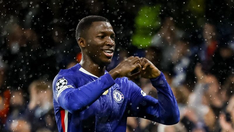 Moisés Caicedo renueva con el Chelsea hasta 2033 tras coqueteos con el Madrid