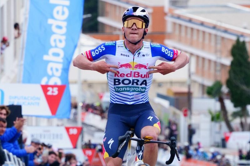 Evenepoel punta alla vittoria nella Amstel Gold Race 2026 senza Pogacar e van der Poel