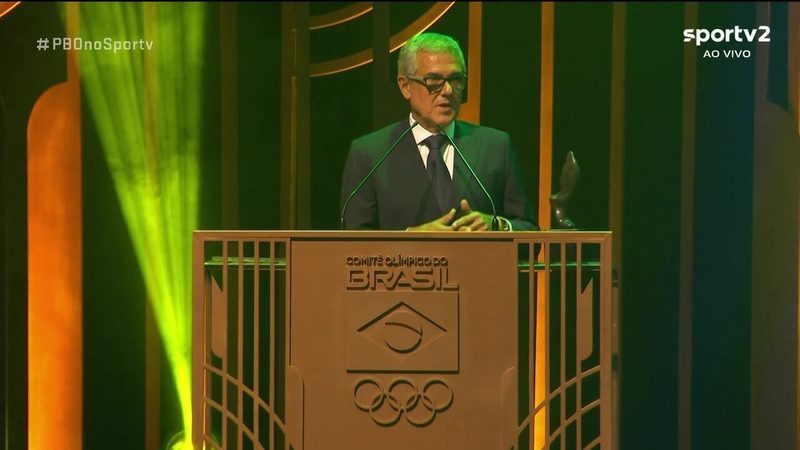 Zé Roberto Guimarães inicia convocação para a temporada 2026 com jogadoras promissoras