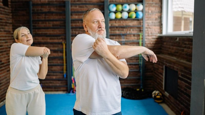 El ejercicio esencial para mayores de 55 que transforma tu día a día