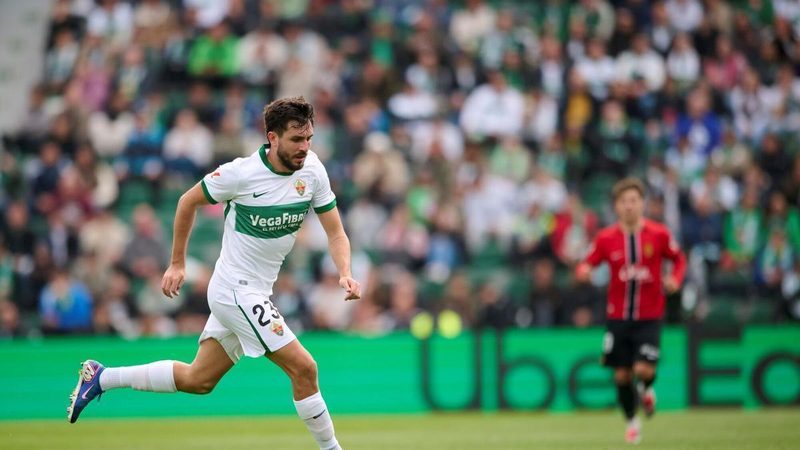 Víctor Chust confía en el Elche: "Hemos aprendido mucho de las derrotas"