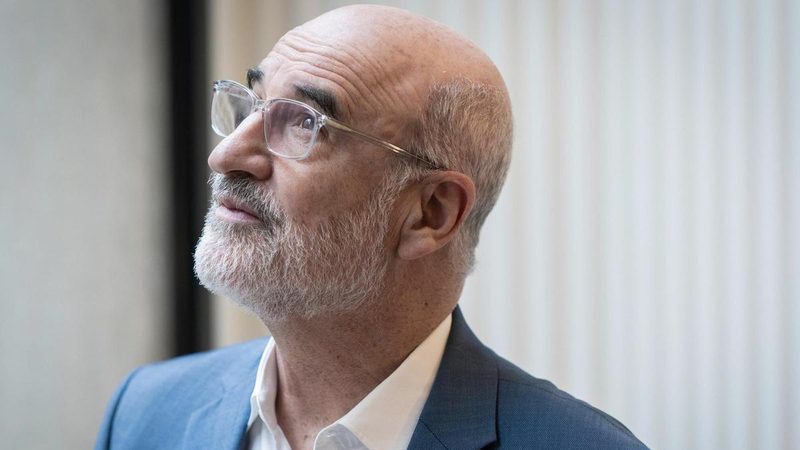 Fernando Aramburu reflexiona sobre su conexión con la Real Sociedad y su obra literaria