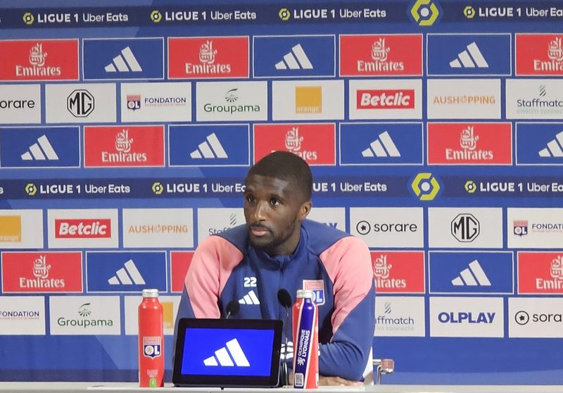 L'OL prêt à défier le rouleau compresseur du PSG selon Clinton Mata