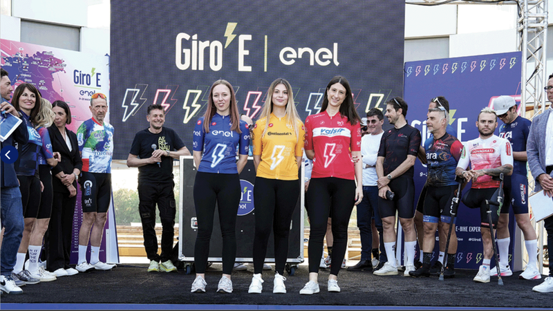 Il Giro-E 2026 accoglie i campioni del passato e celebra la mobilità sostenibile