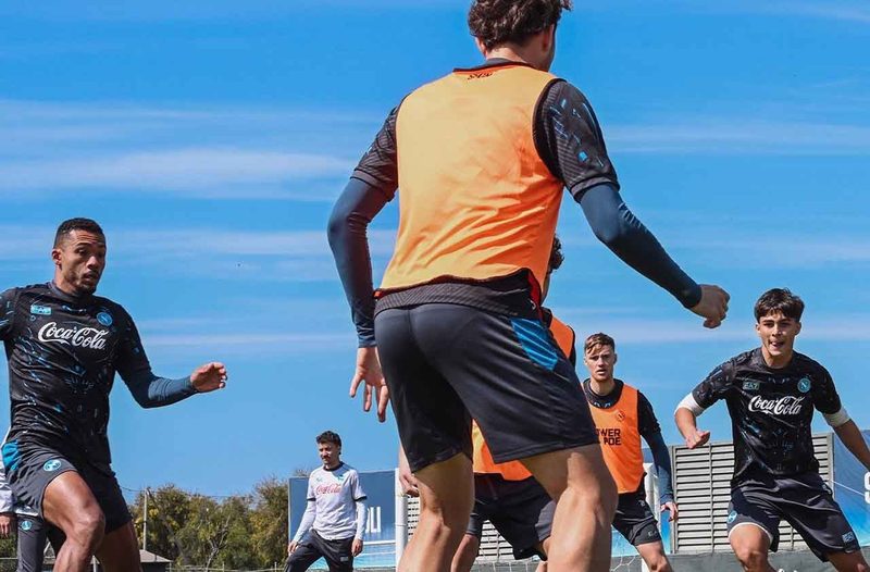 Napoli recebe Lazio em duelo decisivo pela Serie A neste sábado