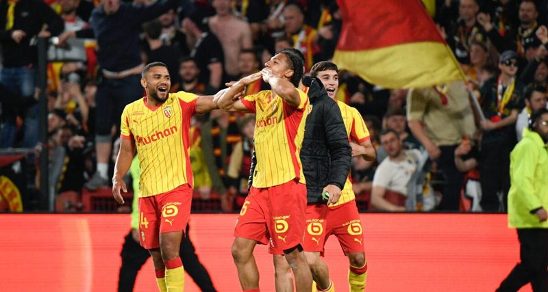 Le RC Lens renverse Toulouse en supériorité numérique dans un match fou !